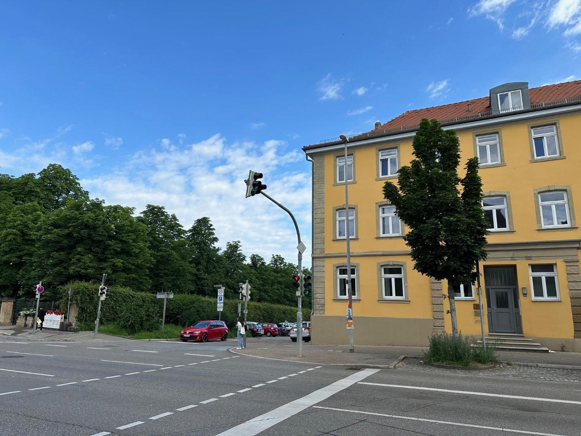 Bella Casa - Business&Family - 2 Zimmer Direkt Neben Schloss, Parkplatz, Smarttv, Netflix, Waschmaschine, 24H Checkin, 71Qm, Kingsizebett, Hotelbettwaesche Ludwigsburg Exteriör bild