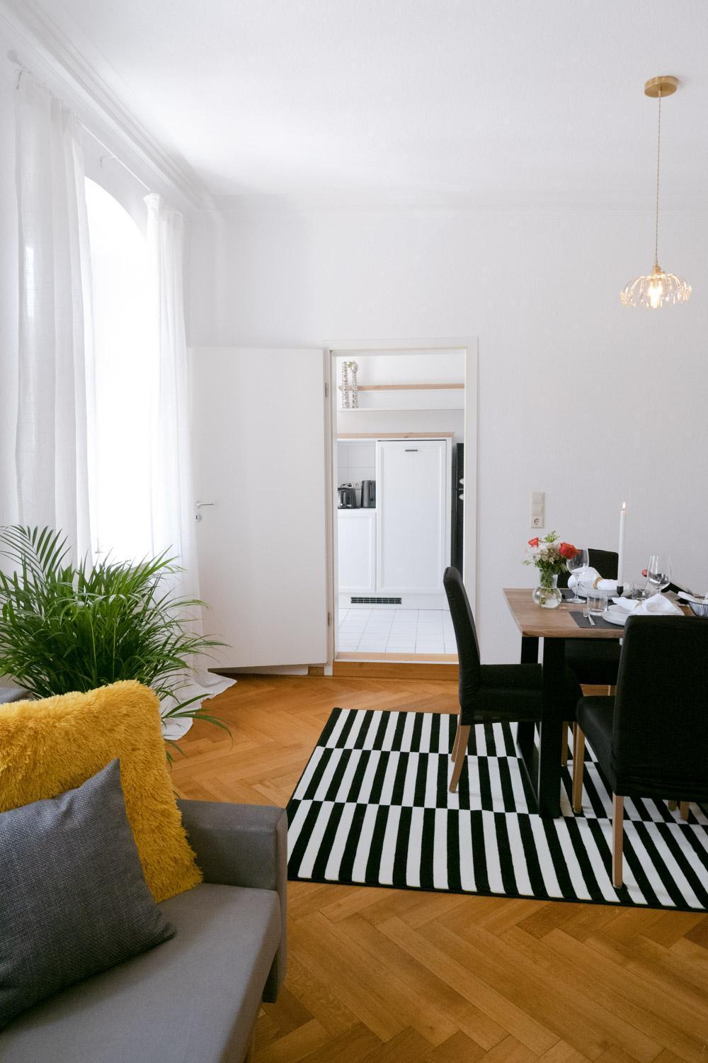 Bella Casa - Business&Family - 2 Zimmer Direkt Neben Schloss, Parkplatz, Smarttv, Netflix, Waschmaschine, 24H Checkin, 71Qm, Kingsizebett, Hotelbettwaesche Ludwigsburg Exteriör bild