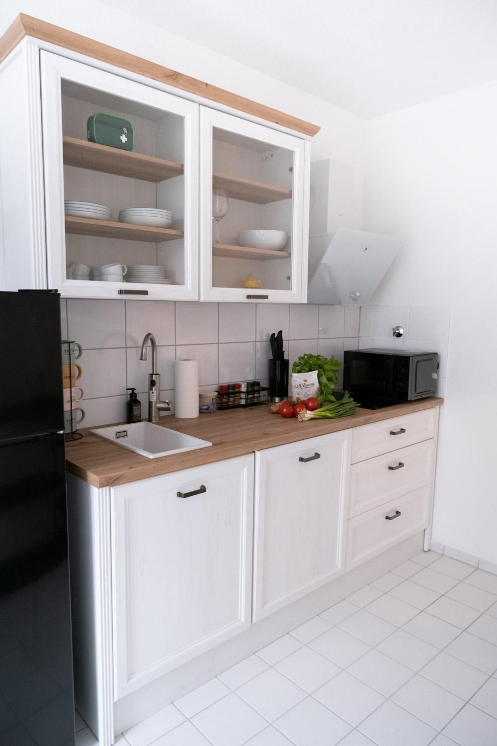 Bella Casa - Business&Family - 2 Zimmer Direkt Neben Schloss, Parkplatz, Smarttv, Netflix, Waschmaschine, 24H Checkin, 71Qm, Kingsizebett, Hotelbettwaesche Ludwigsburg Exteriör bild
